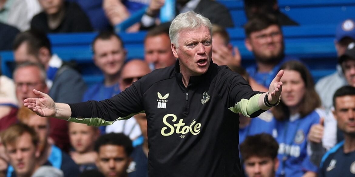 Clattenburg reconhece erro em decisão sobre o Everton que deixou Moyes furioso