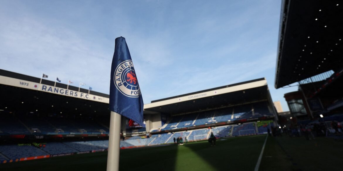 Conversas Promissoras em Ibrox para Substituir Martin com Treinador de 4-3-3