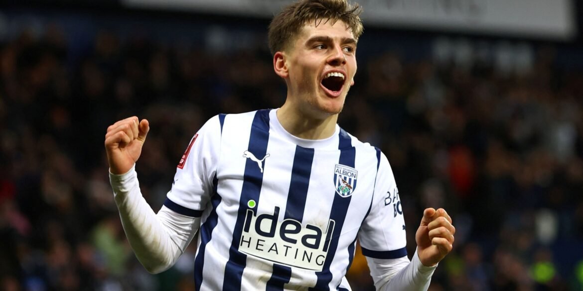 Estrela do West Brom que possui 'tudo' se assemelha ao novo Tom Fellows do clube