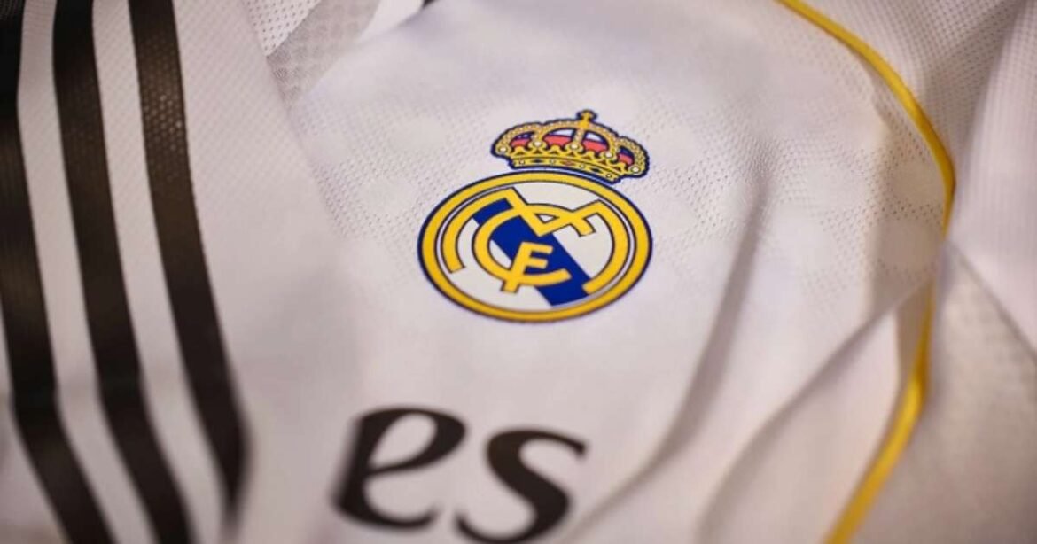 Ex-jogador do Real Madrid sofre AVC na Holanda e permanece internado