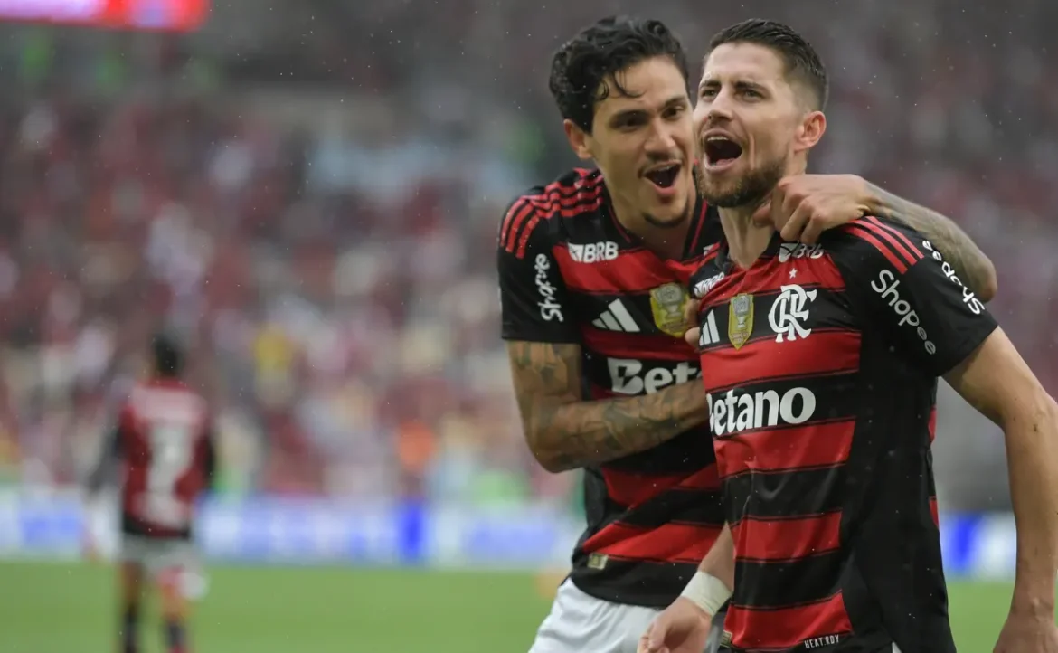 Flamengo vence Palmeiras e se destaca com mais triunfos na rivalidade desta década.