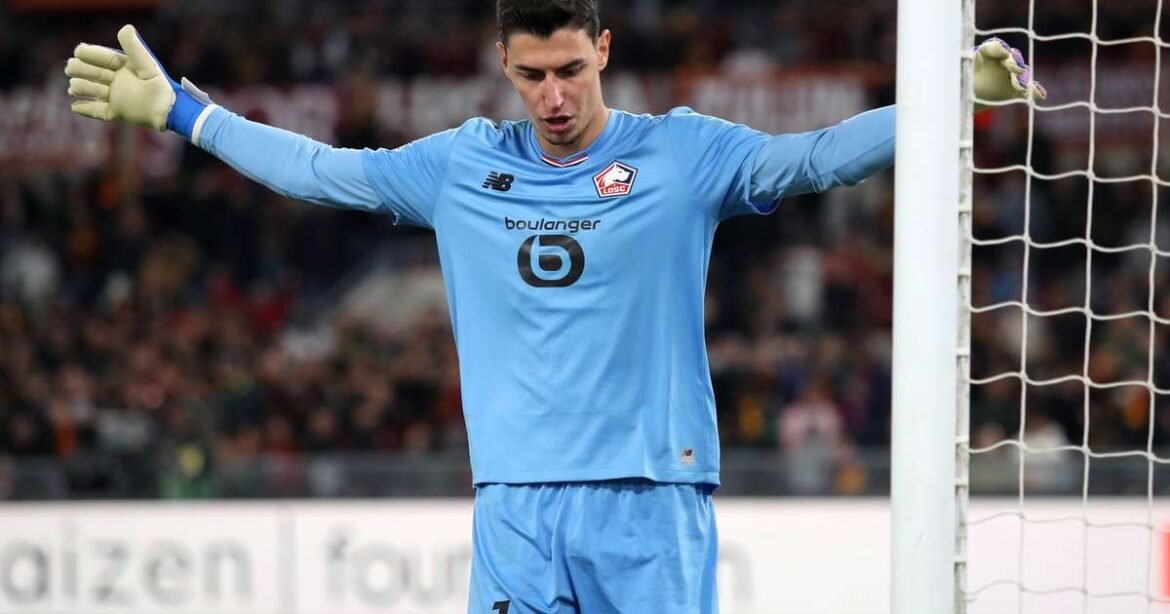 Goleiro realiza três defesas incríveis em pênaltis consecutivos na Liga Europa; confira os lances!
