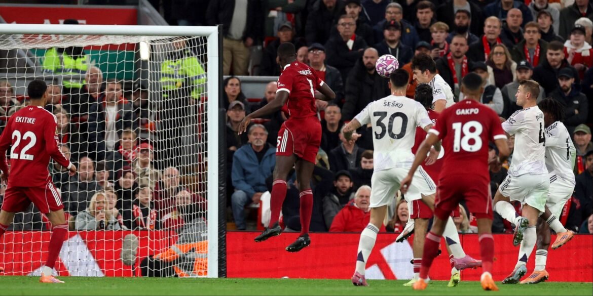 Jogador do Liverpool que "anda como se tivesse 40 anos" está com os dias contados