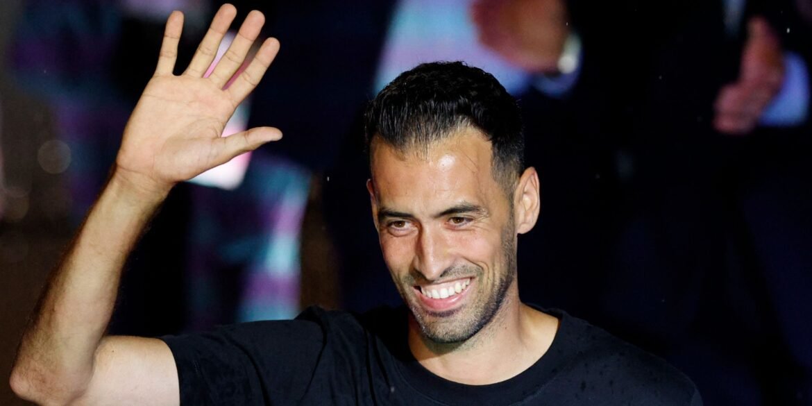Leeds negocia contratação de atacante promissor e 'novo Busquets' em janeiro