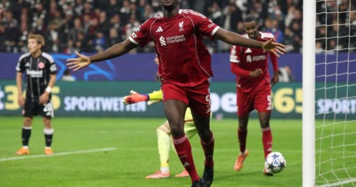Liverpool vence o Frankfurt com ampla vantagem, rompe jejum e se reergue na Champions