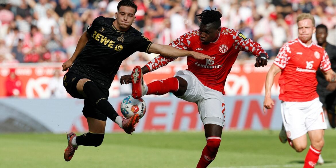 Manchester City busca informações sobre "o ponta mais veloz da Europa" após proposta recusada.