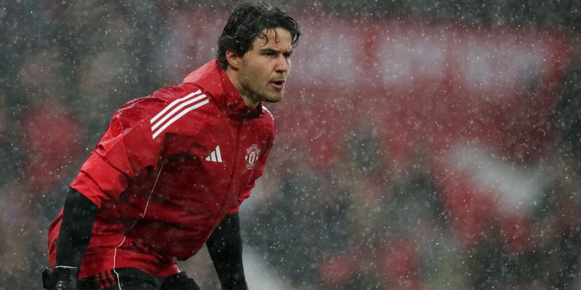 Manchester United Avalia Atualização Inédita de Lammens, Destacando Suas Habilidades com os Pés