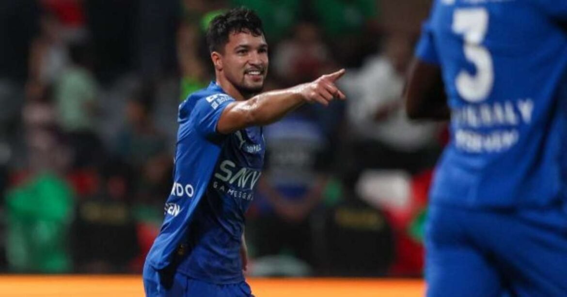 Marcos Leonardo, ex-jogador do Santos, brilha com dois gols e quase completa hat trick na vitória do Al Hilal