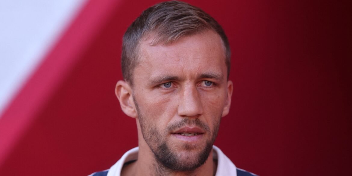 Nuno pode afastar Soucek do West Ham ao liberar o "poderoso" jogador dos Irons