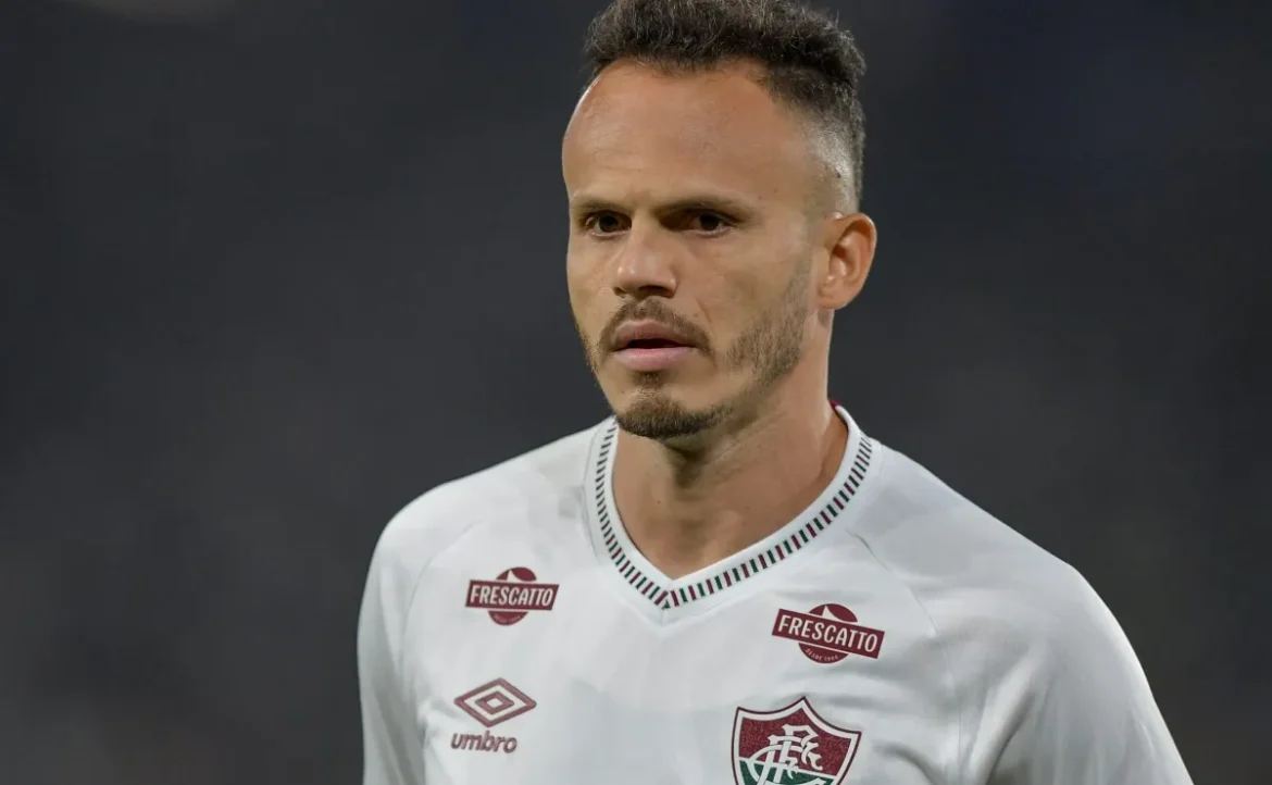 Renê, do Fluminense, analisa o gol de Rayan