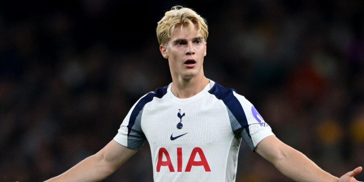 Rumores Indicam que o Tottenham Pode se Interessar por Talento Semelhante a Lucas Bergvall