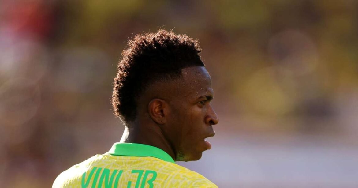 Vini Jr planeja mudança por Virginia, mas pai e equipe se opõem, revela jornalista.