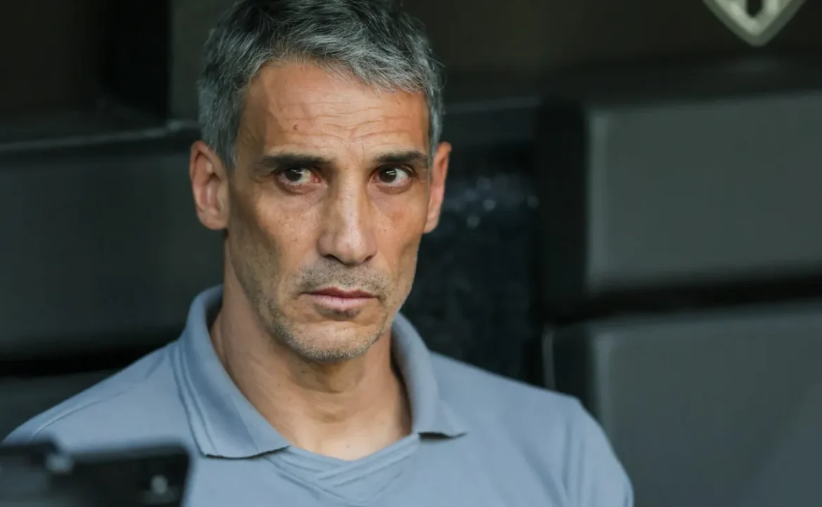 Vojvoda emite alerta e antecipa confronto entre Botafogo e Santos