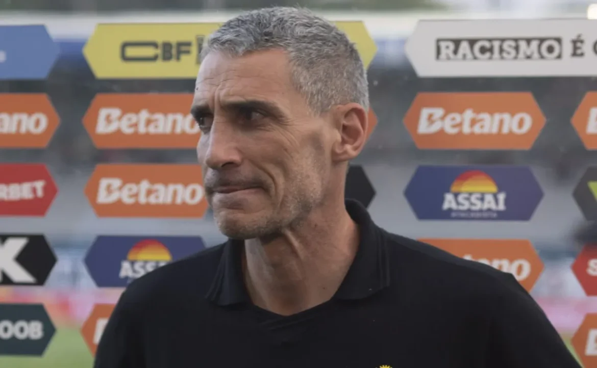 Vojvoda pode promover mudanças na escalação do Santos contra o Botafogo no Campeonato Brasileiro