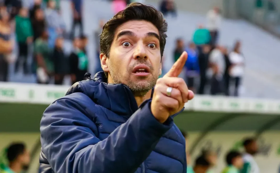 Abel Ferreira altera formação da equipe antes do duelo entre Palmeiras e Santos