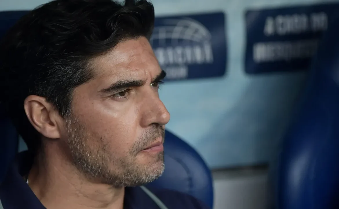 Abel Ferreira destaca pontos a melhorar após vitória do Palmeiras sobre o Grêmio