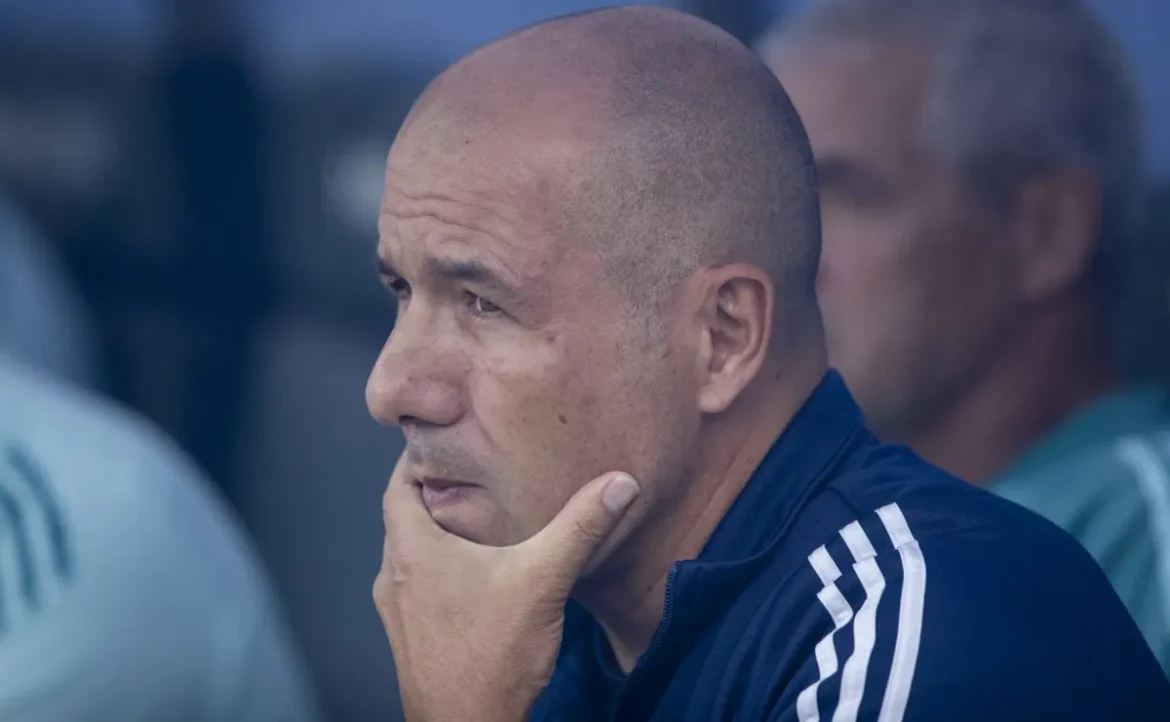 Alterações de Leonardo Jardim não surtem efeito no confronto entre Ceará e Cruzeiro