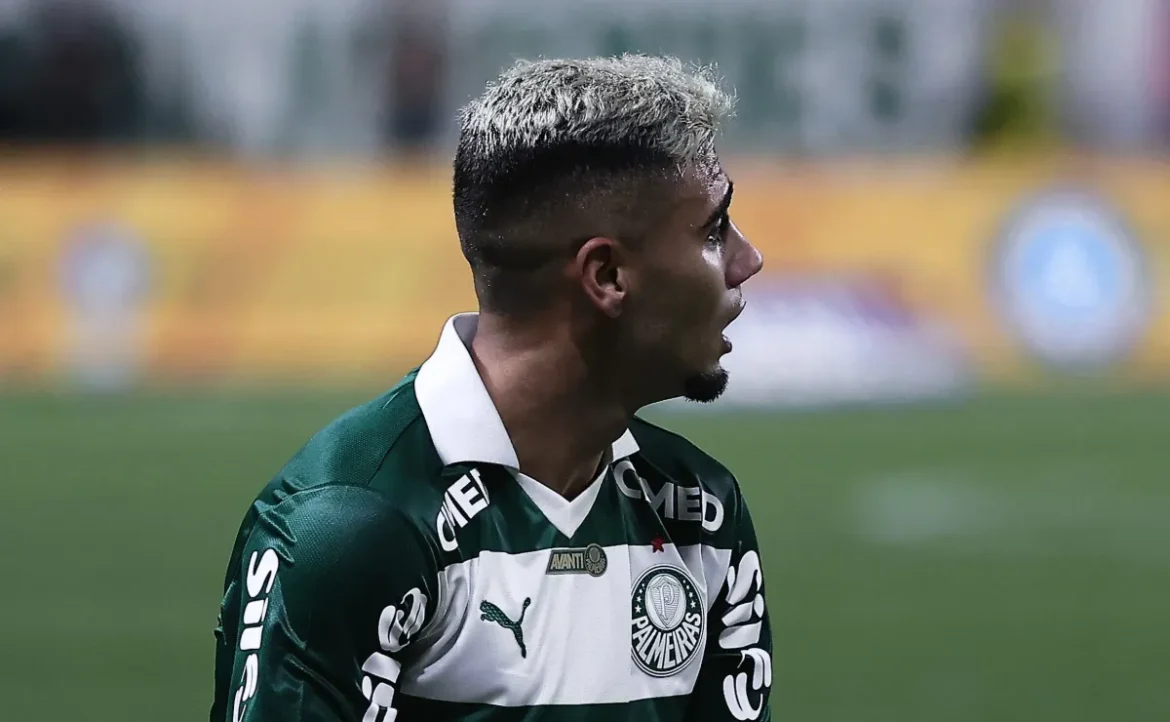 Andreas Pereira Recebe Cartão Vermelho Após Partida entre Palmeiras e Vitória devido a Protesto