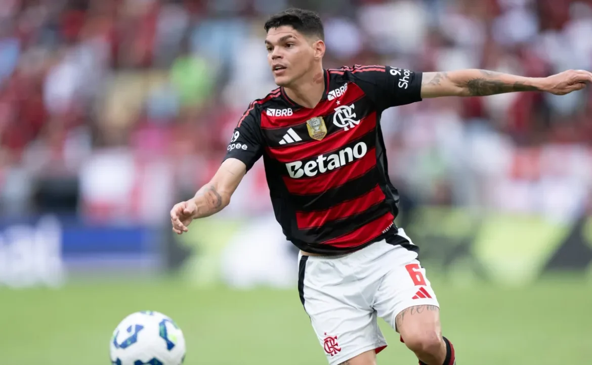 Ayrton Lucas enfrenta severas críticas na partida entre Flamengo e Santos pelo Campeonato Brasileiro