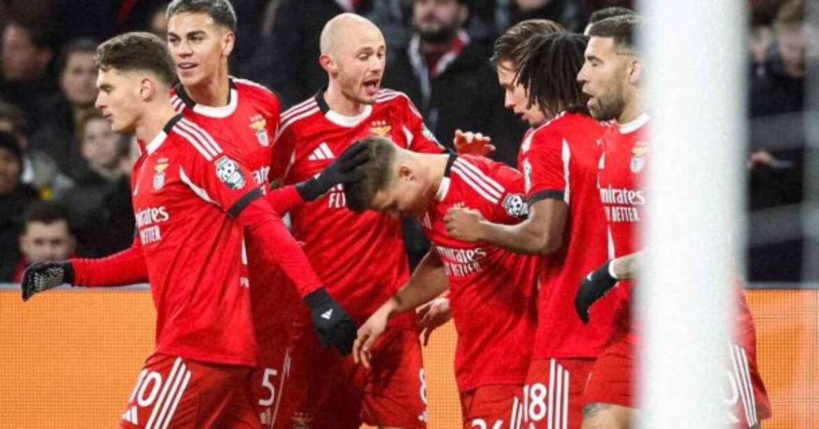 Benfica vence Ajax e garante sua primeira vitória na Liga dos Campeões