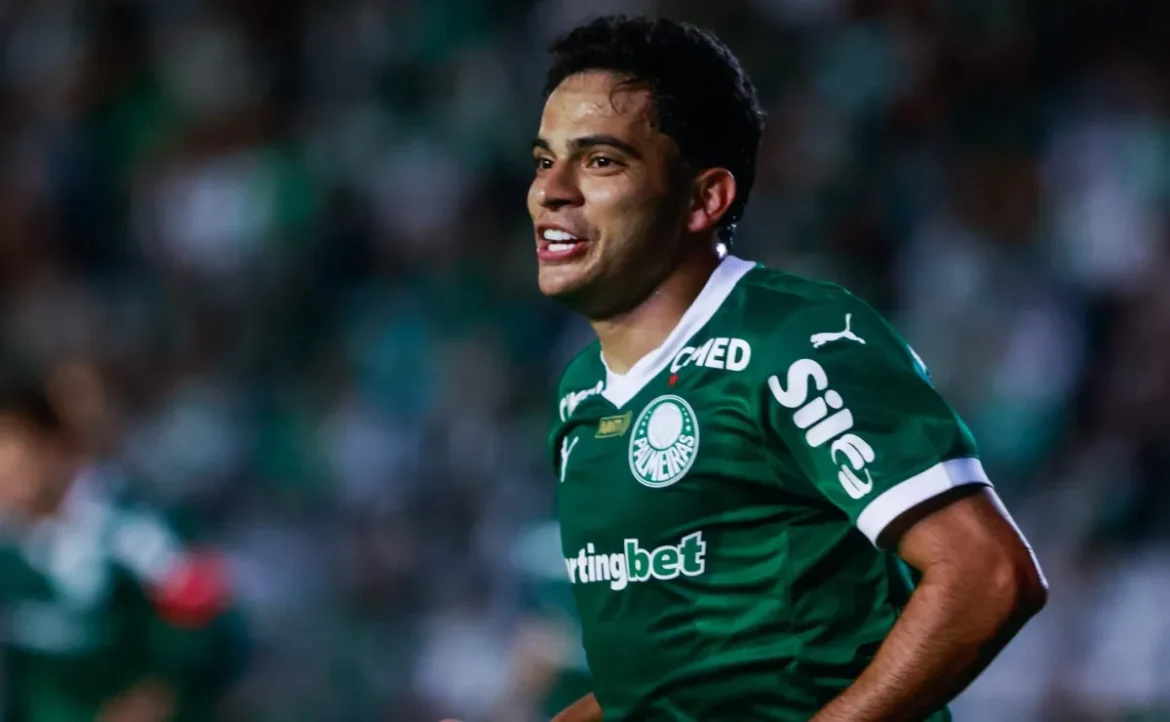 Bruno Rodrigues faz gol pelo Palmeiras e comemora com beijo no joelho
