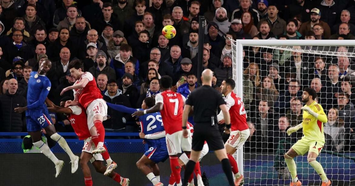 Chelsea e Arsenal ficam no empate em um clássico intenso com nove cartões amarelos
