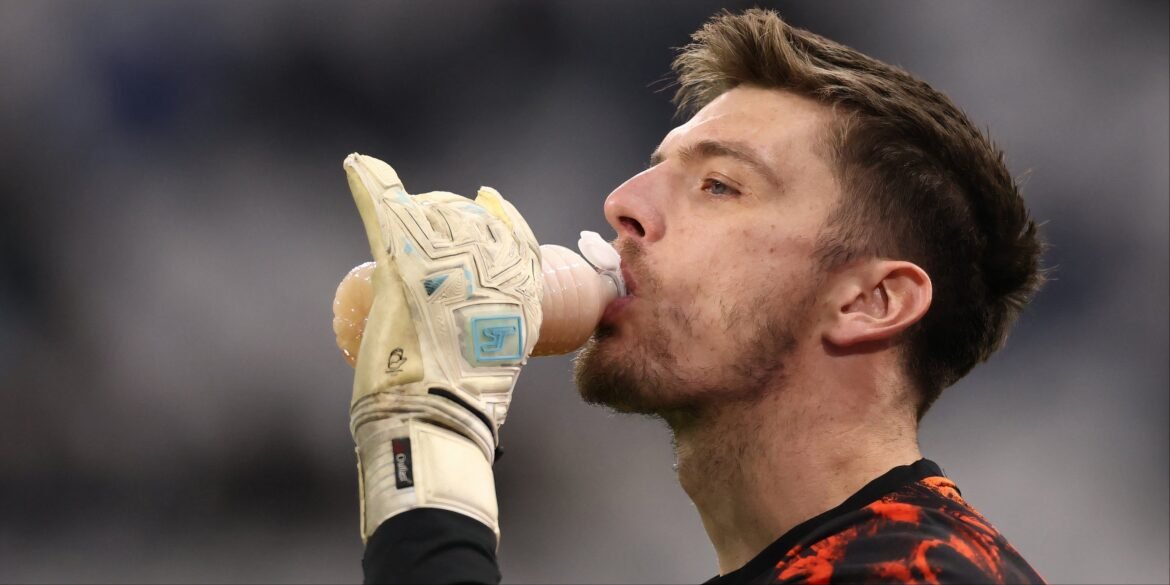 Como Howe deve encarar o herói do Newcastle que não venceu duelos contra o Marseille
