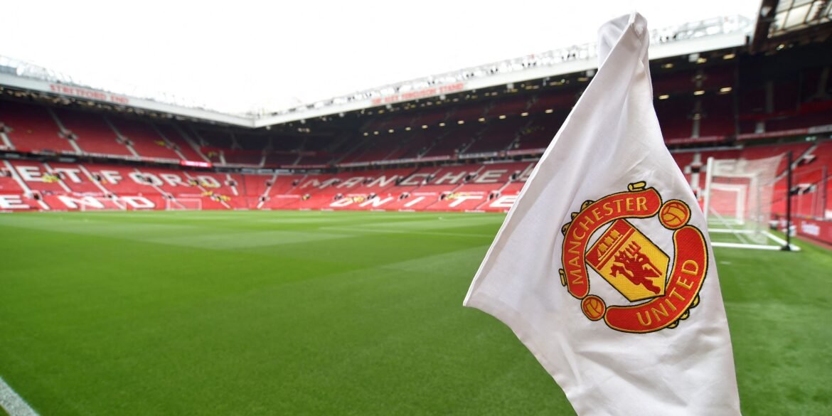 Dirigente do Man Utd inicia negociações para garantir "supertalento" antes do Liverpool