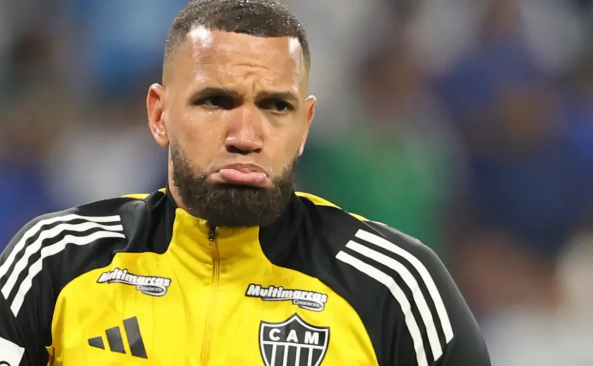 Everson abandona rivalidade e exalta o Flamengo com louvores