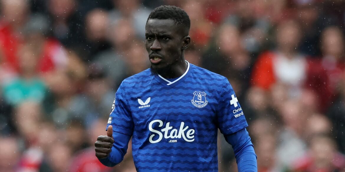 Everton se prepara para substituir estrela com contrato elevado por importante contratação em janeiro