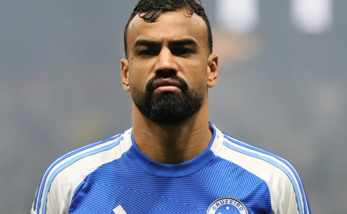 Fabrício Bruno, jogador do Cruzeiro, elogia Fábio após empate