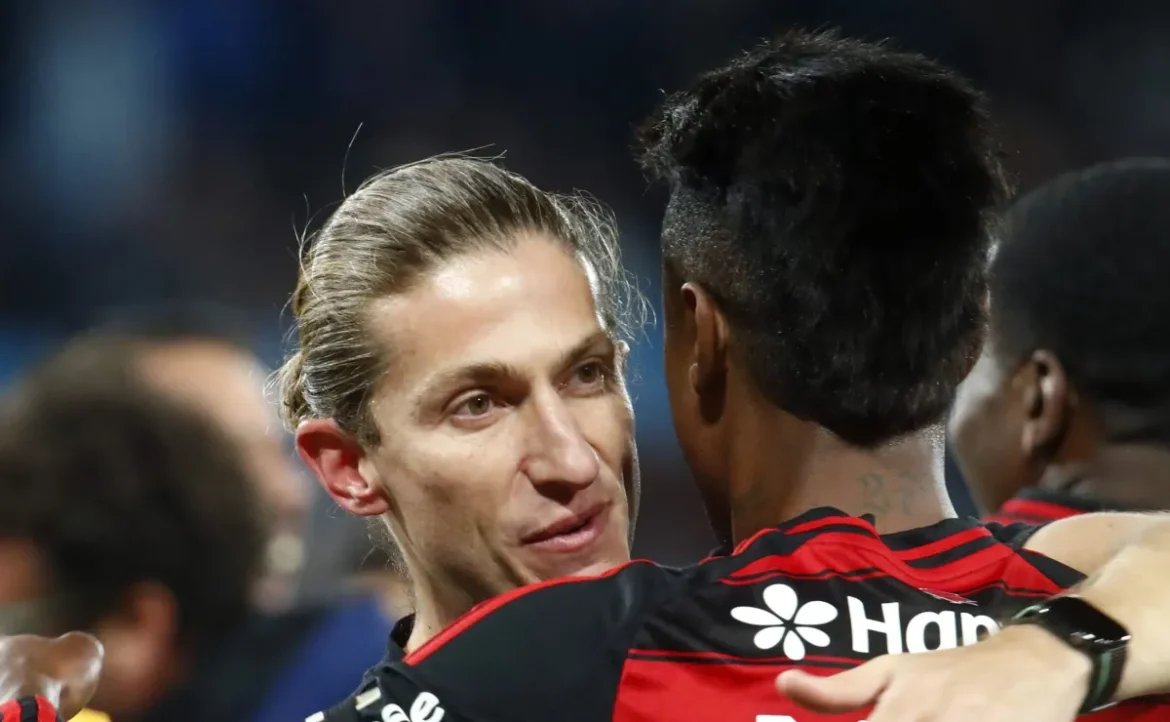 Filipe Luís revela formação audaciosa no Flamengo com Bruno Henrique como titular