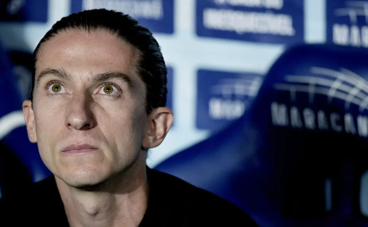 Fla-Flu Revela Falhas de Filipe Luís em Desempenho Prejudicial do Flamengo