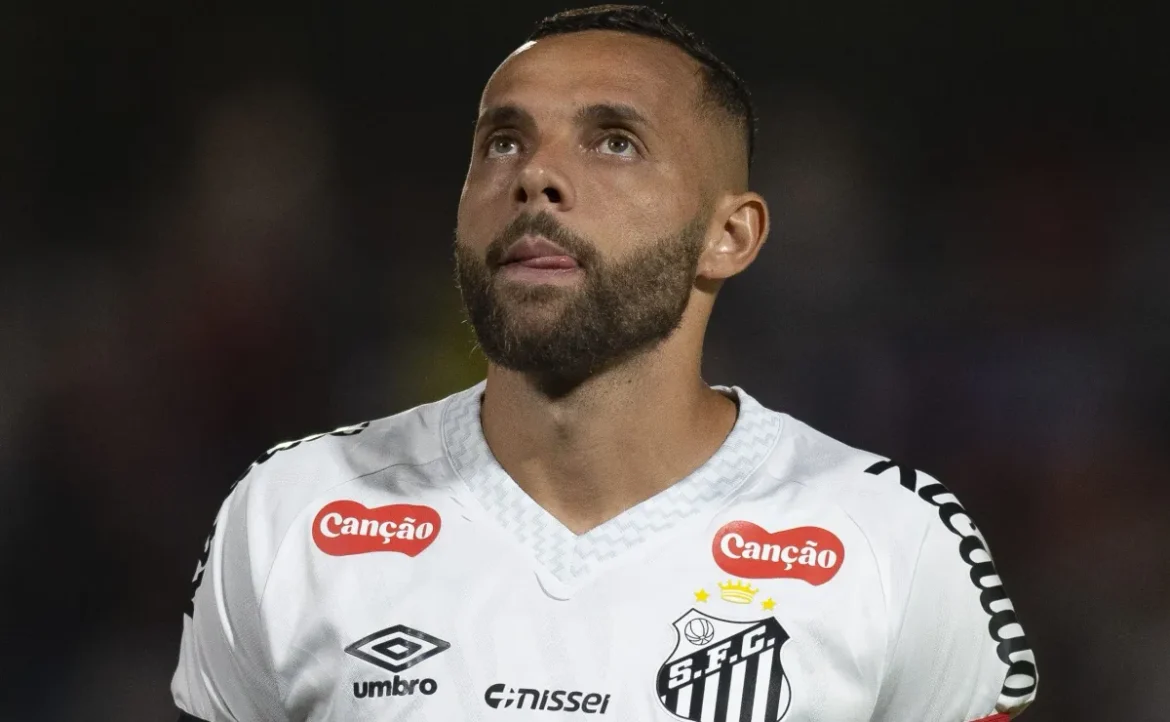 Guilherme e Thaciano vivem momento curioso em partida entre Internacional e Santos