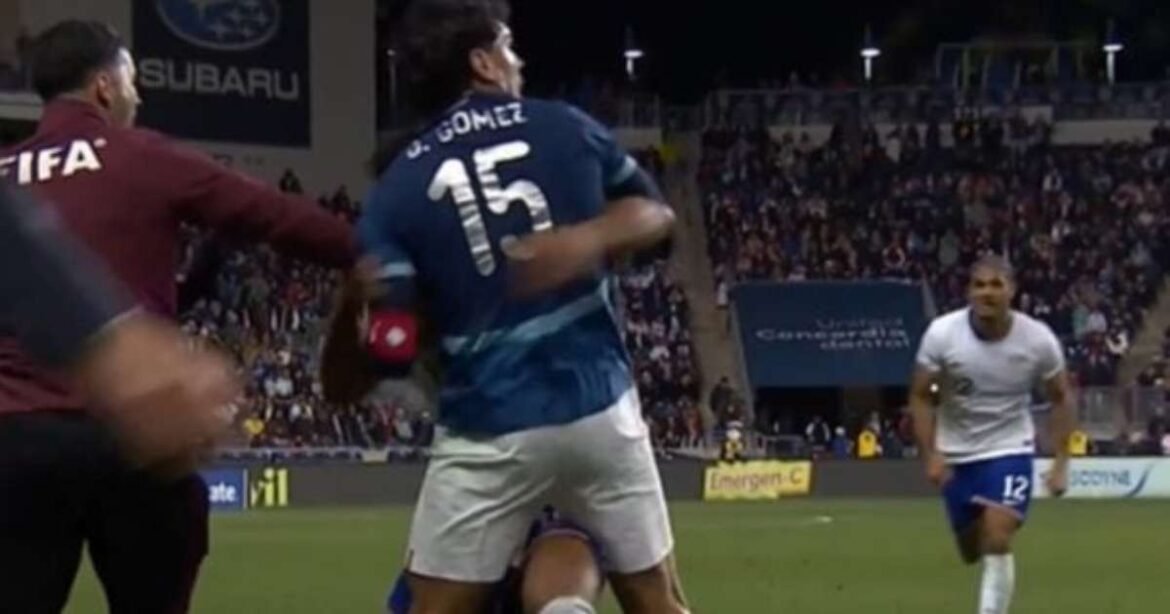 Gustavo Gómez, do Palmeiras, se envolve em tumulto durante jogo EUA x Paraguai! Confira o vídeo!