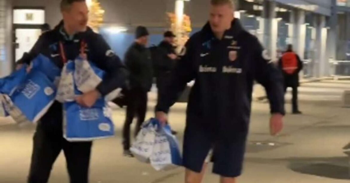 Haaland celebra vitória da Noruega com uma festa de hambúrgueres