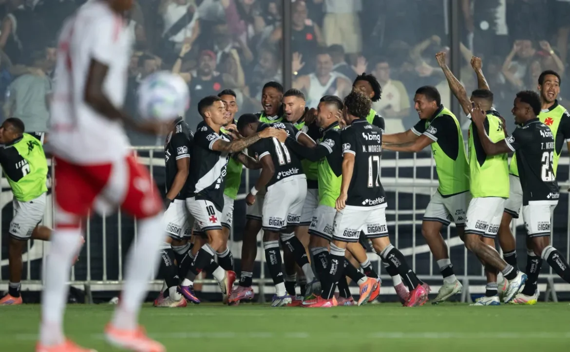 Internacional enfrenta apagões e derrota para o Vasco, aumentando o risco de rebaixamento