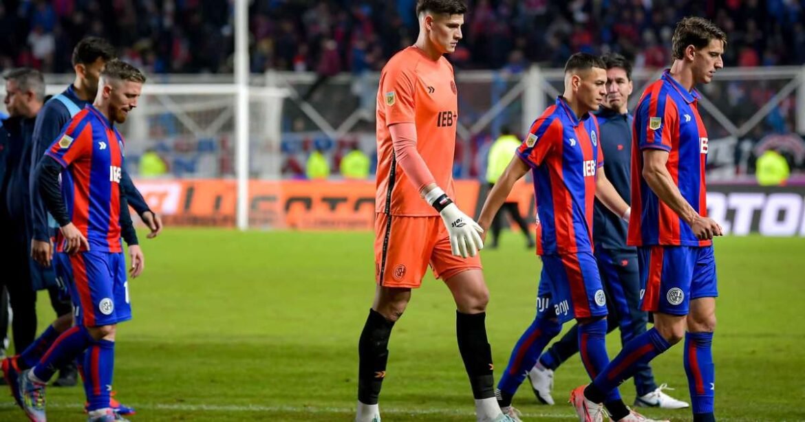 Jogadores do San Lorenzo denunciam atrasos nos salários e exigem uma resposta da diretoria