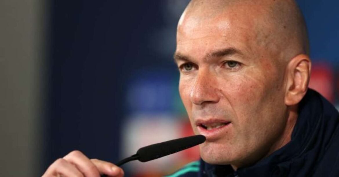 Jornal revela planos e considera a chegada de Zidane à seleção francesa como "certa"