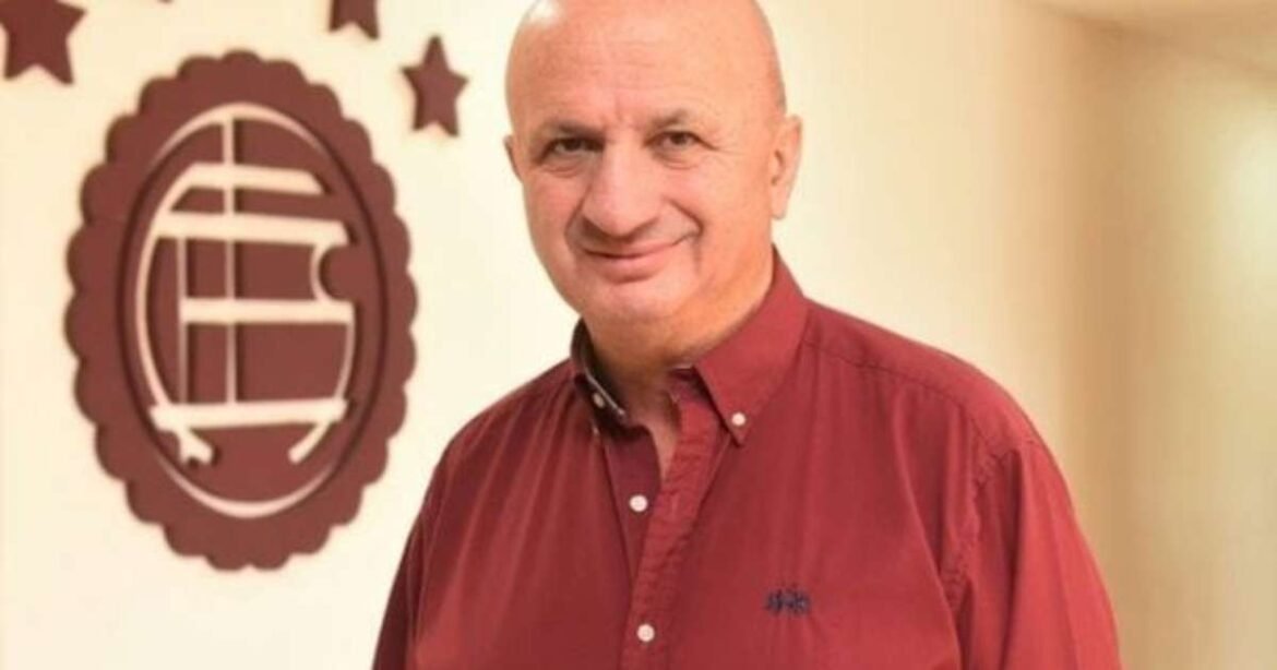 Lanús, finalista da Sul-Americana, conta com presidente focado em crescimento gradual