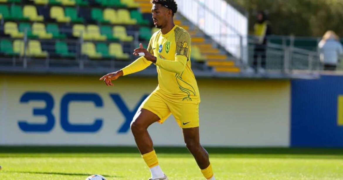 Lateral baiano Sidnney destaca-se em sua carreira e lidera o Livyi Bereh na busca pela elite do futebol ucraniano