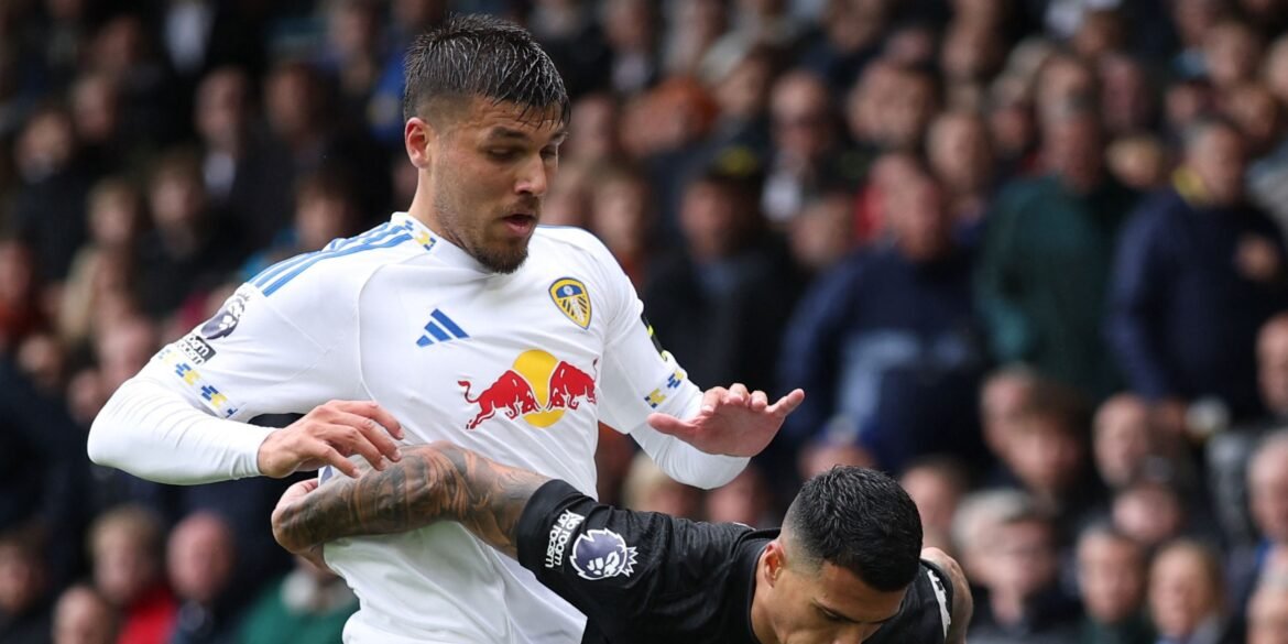 Leeds disposto a negociar Joel Piroe em janeiro para contratação que faça a diferença
