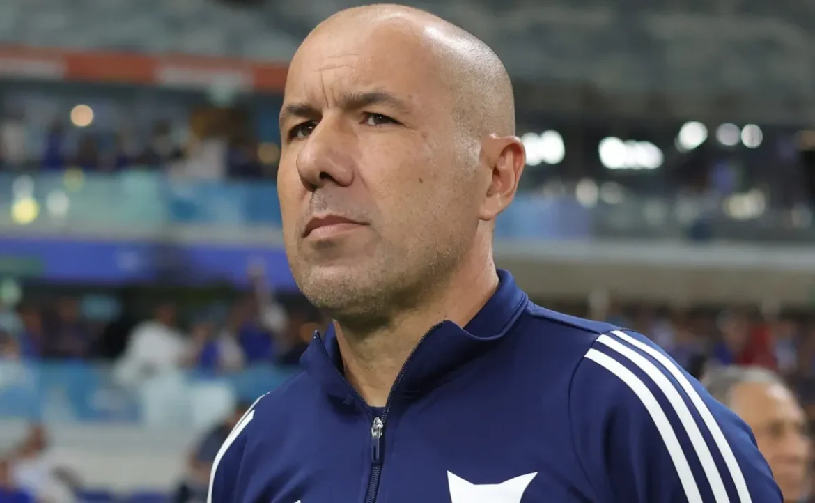 Leonardo Jardim aguarda "um clima diferente" no confronto contra o Corinthians na semifinal