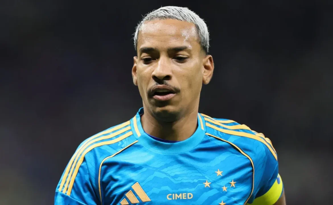 Leonardo Jardim define time do Cruzeiro para o confronto contra o Corinthians