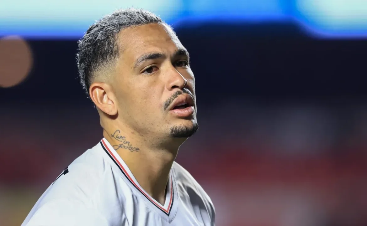 Luciano, jogador do São Paulo, expressa indignação em rede nacional contra o Flamengo.