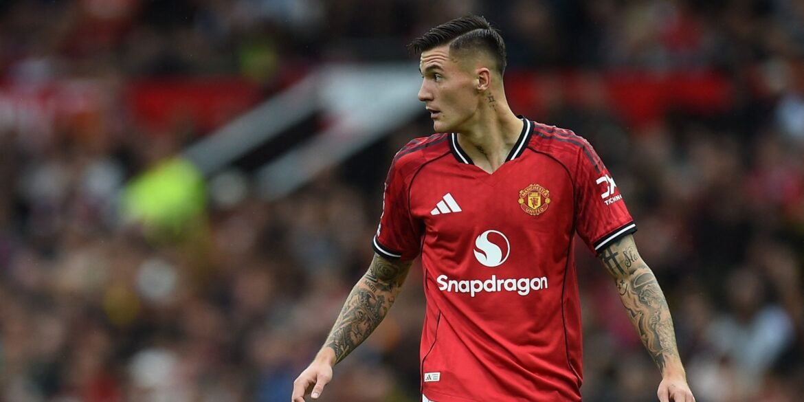 Manchester United inicia negociações para contratar estrela em transferência recorde do clube