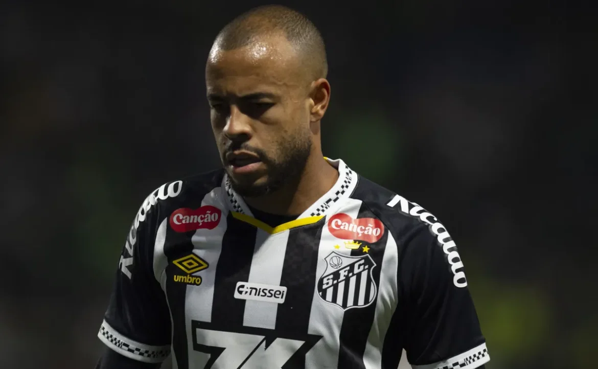 Mayke e Victor Hugo fortalecem o Santos em confronto contra o Palmeiras