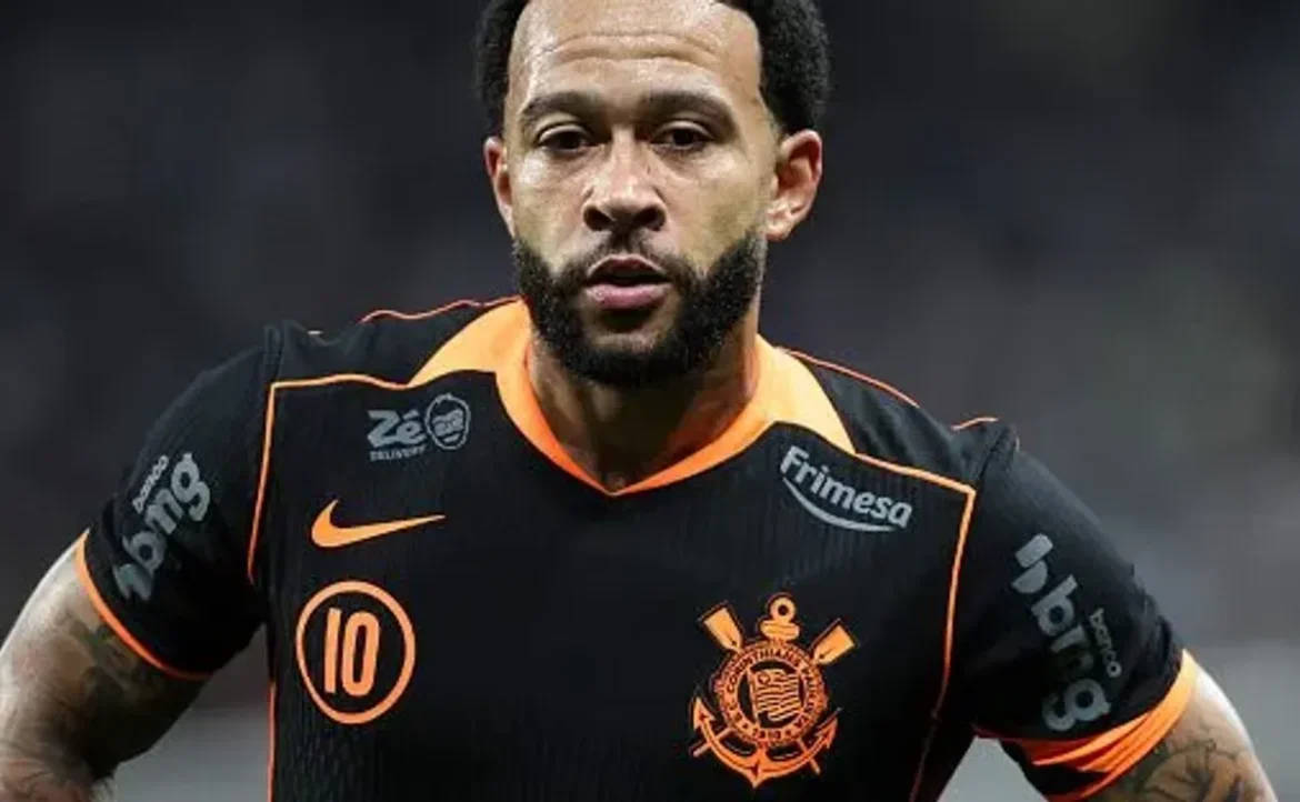 Memphis Depay pode optar por não jogar no clássico Corinthians e São Paulo.