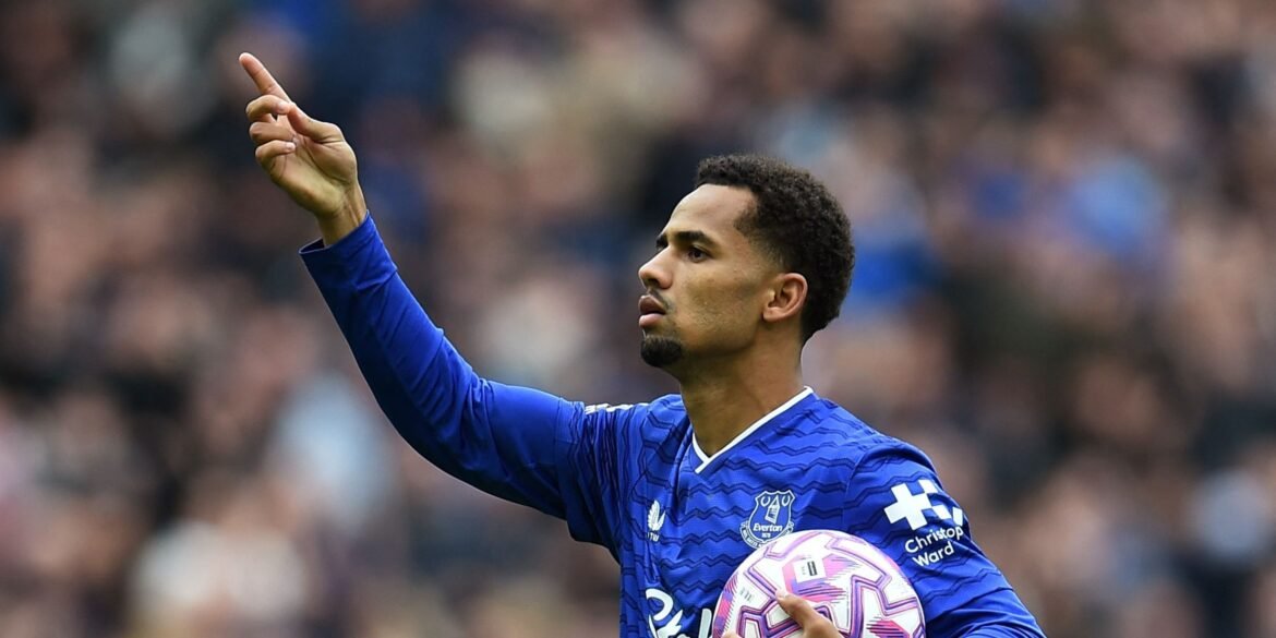 Newcastle observa "incrível" jogador do Everton que Moyes admira
