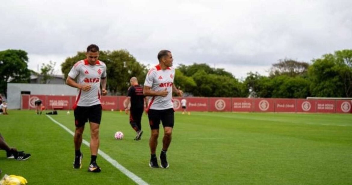 Ramón Díaz enfrenta incertezas na formação do Internacional para o confronto com o Vitória